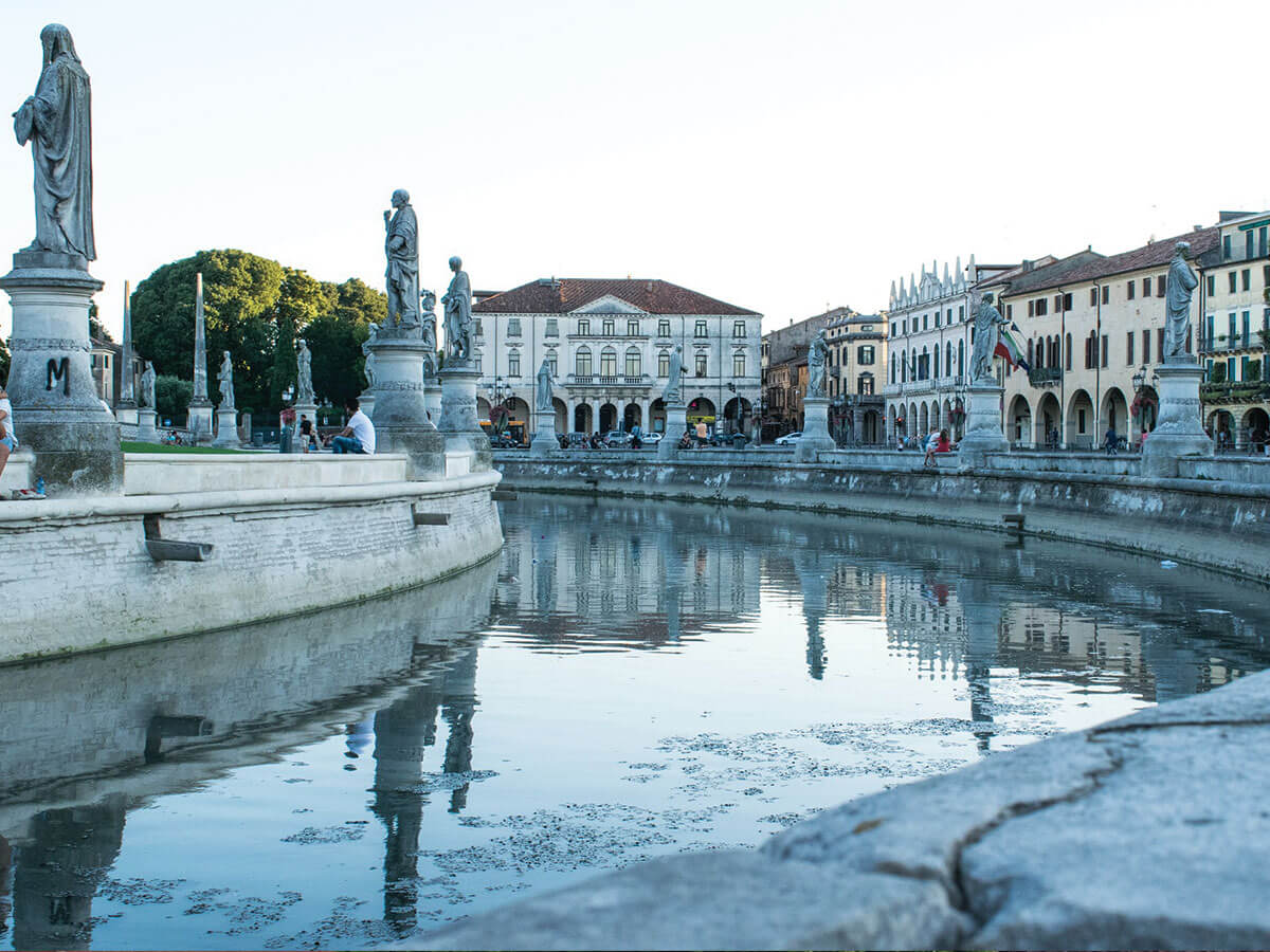 79 - In battello tra le chiuse del Brenta